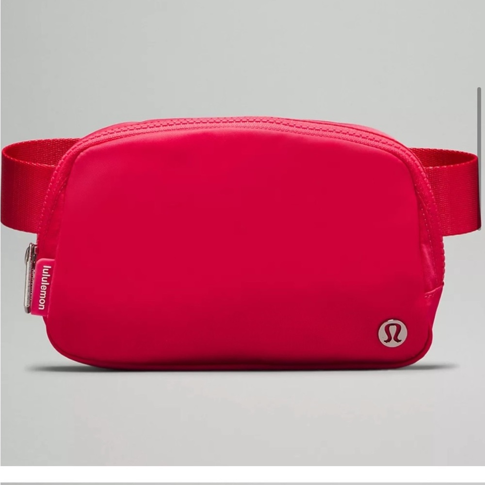 Lululemon Everywhere Belt Bag in Lip Gloss Pink